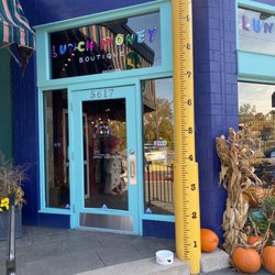 Lunch Money Boutique - Front entrance