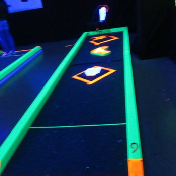 Glowgolf - Hole 9 out of order - Mini Golf Near Me - Garden City, New York