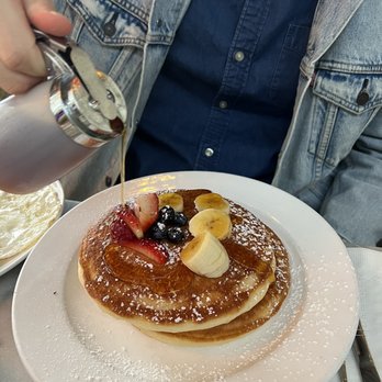 CAFÉ LULUc - Pancakes with Mixed Fruits and Black Bear Maple Syrup - French Near Me - Brooklyn, New York CAFÉ LULUc - Pancakes with Mixed Fruits and Black Bear Maple Syrup - French Near Me - Brooklyn, New York