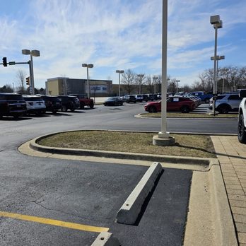 Fair Oaks Ford - Car Dealers Near Me - Naperville, Illinois