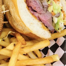 The Knoll Bar & Grill - Tri tip special