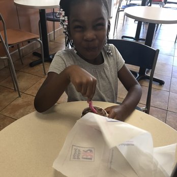 Baskin-Robbins - Daughter enjoying chocolate peanut butter ice cream - Ice Cream & Frozen Yogurt Near Me - Aiea, Hawaii Baskin-Robbins - Daughter enjoying chocolate peanut butter ice cream - Ice Cream & Frozen Yogurt Near Me - Aiea, Hawaii