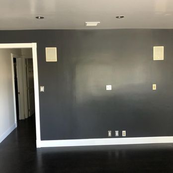 Paint n' Repaint - Accent wall. - Painters Near Me - Huntington Beach, California Paint n' Repaint - Accent wall. - Painters Near Me - Huntington Beach, California