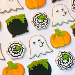 Custom Halloween cookies ! Custom Halloween cookies !