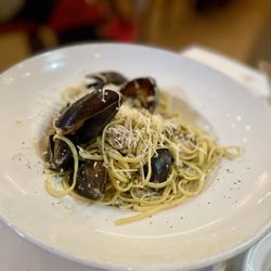 Ristorante il Porcino - LINGUINE ALLE VONGOLE O COZZE
