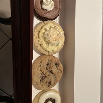 Crumbl - Tempe - Bakeries Near Me - Tempe, Arizona