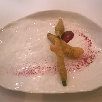 Kitchen Table - Garlic blossom - American Near Me - London, XGL