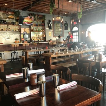 Queens Bully - Nice room - Gastropubs Near Me - Forest Hills, New York