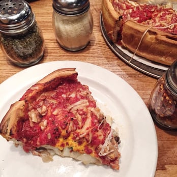 Giordano's - Pizza Near Me - Chicago, Illinois