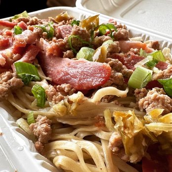 Malaysian Hut - noodles with meat and vegetables in a styrofoam container - Malaysian Near Me - Surrey, British Columbia