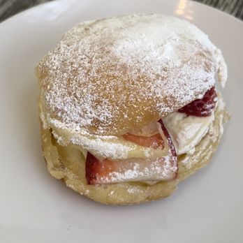 Hahdough - Berliner (Strawberry & Cream) - Bakeries Near Me - San Francisco, California Hahdough - Berliner (Strawberry & Cream) - Bakeries Near Me - San Francisco, California