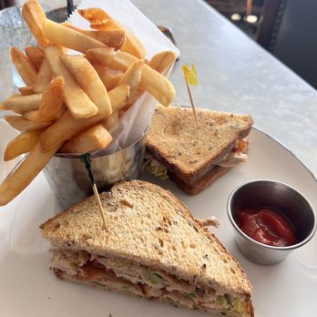 Gatsby's Landing - Chicken Salad Sandwich, French Fries - New American Near Me - Roslyn, New York