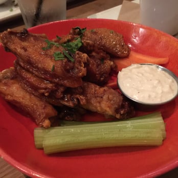 Eureka! - Chili wings. YUMMMMYY - American Near Me - Berkeley, California