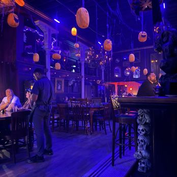 Raven’s Manor - Seating area - Cocktail Bars Near Me - Portland, Oregon Raven’s Manor - Seating area - Cocktail Bars Near Me - Portland, Oregon