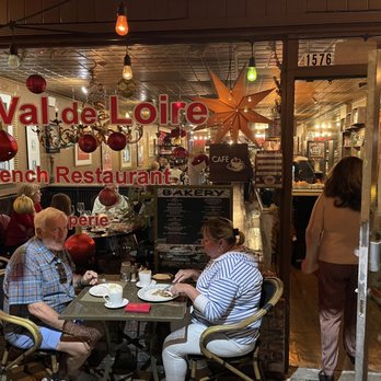 Le Val de Loire Restaurant - French Near Me - Deerfield Beach, Florida