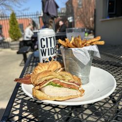 City Park Grill - Turkey Chicken Avocado