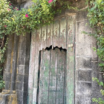 Las Casas Filipinas de Acuzar - Gorgeous old door - Cultural Center Near Me - Bagac, BAN