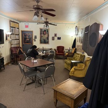 Espressions Coffee & Community - Coffee & Tea Near Me - Aurora, Nebraska