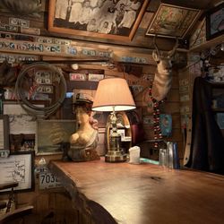 Covalt Station - Bar decor