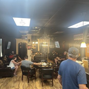 4 The Win Cigar Shop & Lounge - Great family atmosphere! - Cigar Bars Near Me - Tullahoma, Tennessee 4 The Win Cigar Shop & Lounge - Great family atmosphere! - Cigar Bars Near Me - Tullahoma, Tennessee