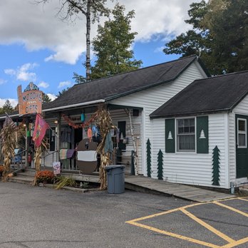 Moody's Diner - Moody's Gift Shop - Diners Near Me - Waldoboro, Maine