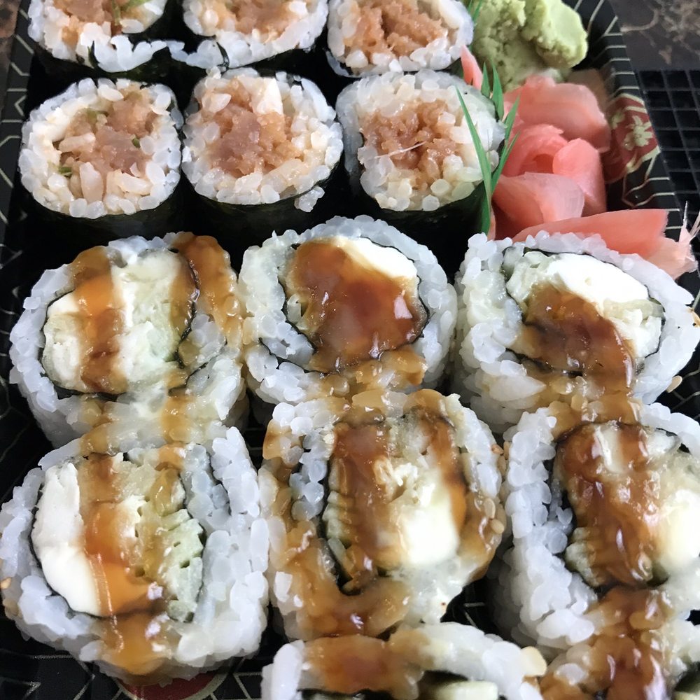 Yashi Sushi - Spicy tuna roll and Tampa Bay roll - Sushi Bars Near Me - Jacksonville, Florida Yashi Sushi - Spicy tuna roll and Tampa Bay roll - Sushi Bars Near Me - Jacksonville, Florida