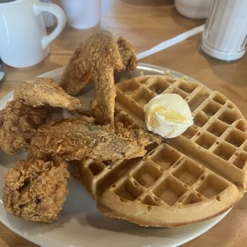 Food Craft - Chicken & Waffle - Breakfast & Brunch Near Me - Yorktown, Virginia Food Craft - Chicken & Waffle - Breakfast & Brunch Near Me - Yorktown, Virginia