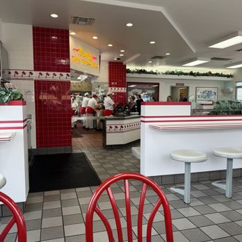 In-N-Out Burger - Burgers Near Me - Fresno, California