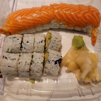 Gami Sushi - Del mar (top) and blue crab roll - Sushi Bars Near Me - San Diego, California Gami Sushi - Del mar (top) and blue crab roll - Sushi Bars Near Me - San Diego, California