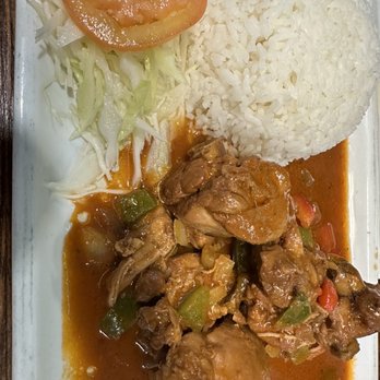Carbon y Leña - Pollo guisado - Dominican Near Me - Riverdale Park, Maryland Carbon y Leña - Pollo guisado - Dominican Near Me - Riverdale Park, Maryland