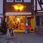 Photo of velawell - Tee und Gemälde