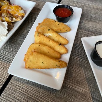 Lake House - Mozzarella triangles - American Near Me - Newfield, New Jersey