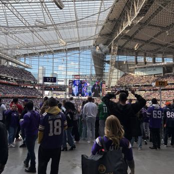 US Bank Stadium - Stadiums & Arenas Near Me - Minneapolis, Minnesota US Bank Stadium - Stadiums & Arenas Near Me - Minneapolis, Minnesota