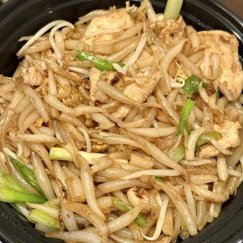 INTL Kitchen - Lort Chat noodles with chicken . - Asian Fusion Near Me - Milpitas, California INTL Kitchen - Lort Chat noodles with chicken . - Asian Fusion Near Me - Milpitas, California