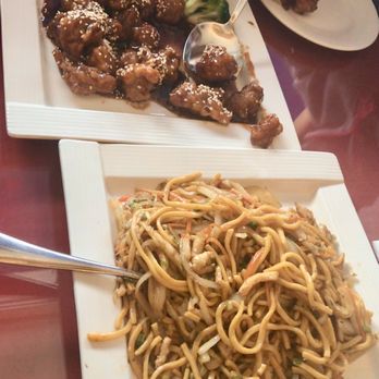 Chong Qing House - Sesame Chicken and House Lo Mein - Szechuan Near Me - East Providence, Rhode Island Chong Qing House - Sesame Chicken and House Lo Mein - Szechuan Near Me - East Providence, Rhode Island