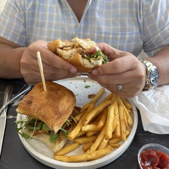 Miam Cafe - CHICKEN SANDWICH - Coffee & Tea Near Me - Coral Gables, Florida
