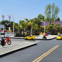 A Positive Driving Experience - APDEDS spends the day at the Legoland Driving School. Training driver's of the future.