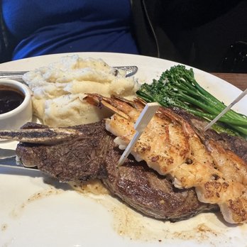 Yard House - Bars Near Me - Norwalk, Connecticut Yard House - Bars Near Me - Norwalk, Connecticut