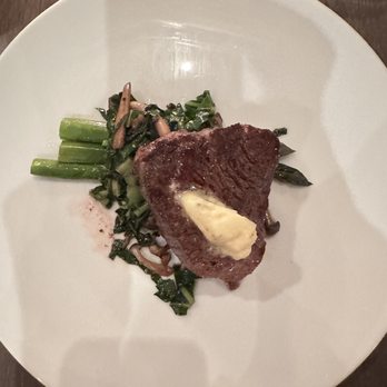 Sassafraz - Beef Wellington filet with mushrooms, sautéed chard and asparagus - French Near Me - Toronto, Ontario