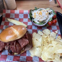 Papa's Backyard Barbque - Bodacious Sandwich with a side salad and chips