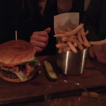 Cask - Bacon cheeseburger - Bars Near Me - New York, New York