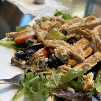 PROTEINHOUSE - The BEST berry salad EVER!!! - Juice Bars & Smoothies Near Me - Overland Park, Kansas