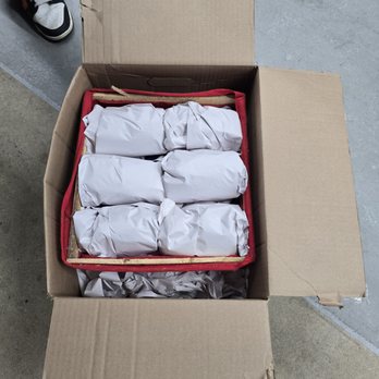 Strongmile Movers - Packing glasses - Movers Near Me - Metuchen, New Jersey Strongmile Movers - Packing glasses - Movers Near Me - Metuchen, New Jersey