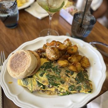 Alexxa's - Spinach mushroom omelette - Breakfast & Brunch Near Me - Las Vegas, Nevada