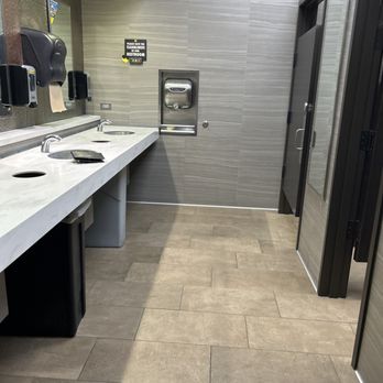 Love's Travel Stop - Bathroom - Gas Stations Near Me - Orangeburg, South Carolina Love's Travel Stop - Bathroom - Gas Stations Near Me - Orangeburg, South Carolina
