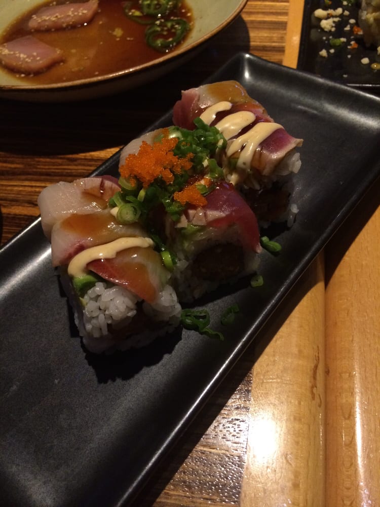 Order Annie Roll food online from Mikuni | Fair Oaks store, Fair Oaks on bringmethat.com