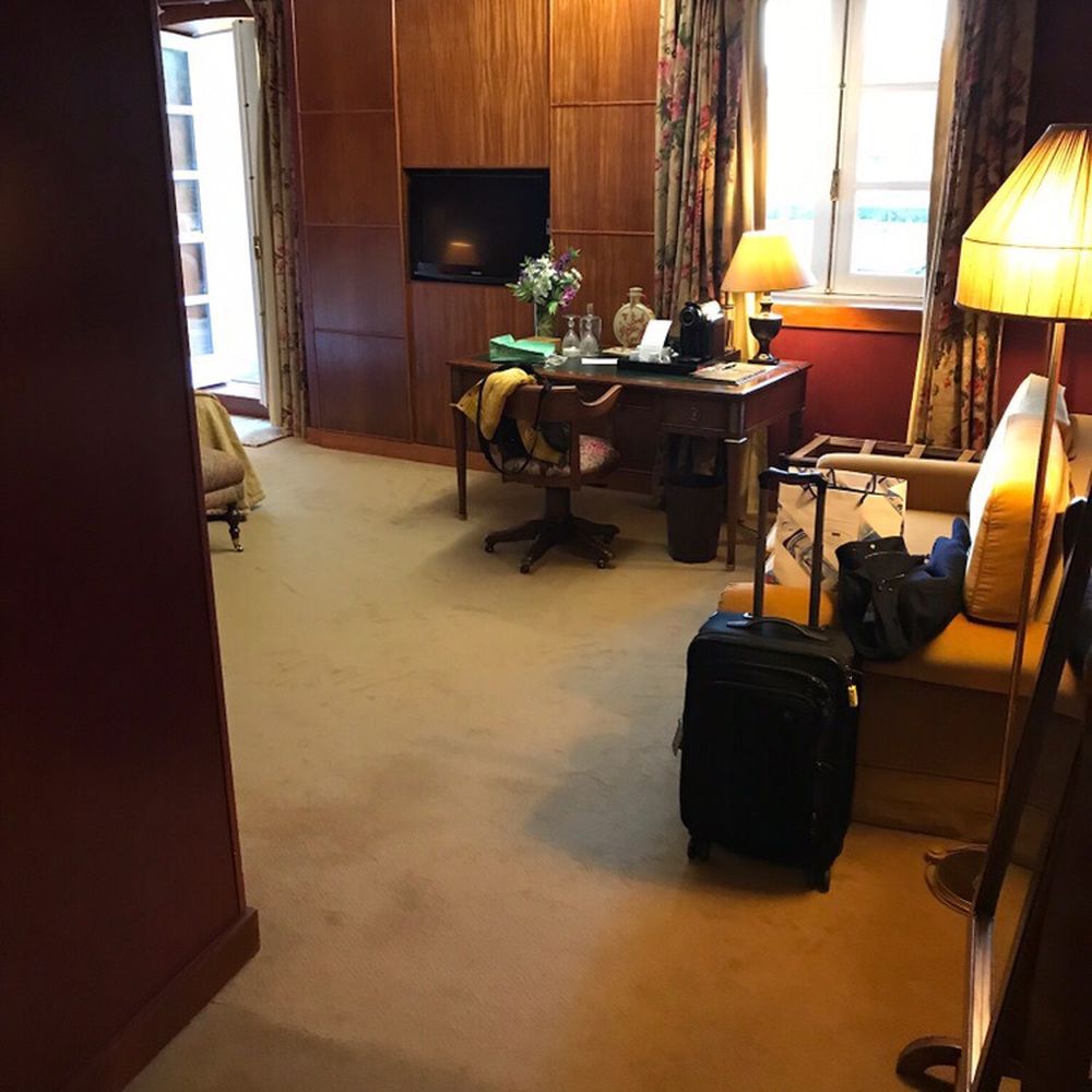 Casa da Calçada Relais & Chateaux - Entrance and desk - Hotels Near Me - Porto, 13 Casa da Calçada Relais & Chateaux - Entrance and desk - Hotels Near Me - Porto, 13