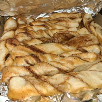 Round Table Pizza - Cinnamon sticks - Pizza Near Me - Upland, California