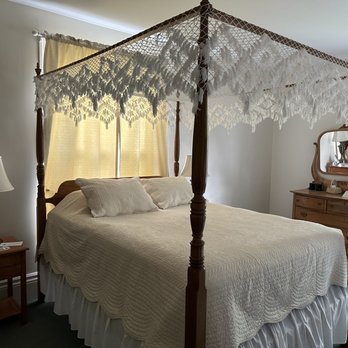Salem Inn - Bed - Hotels Near Me - Salem, Massachusetts