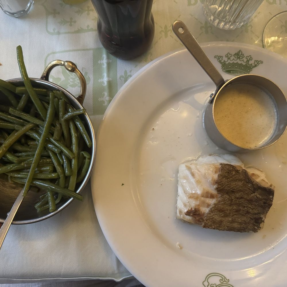 Aux Crus de Bourgogne - Cabillaud and Green Beans - French Near Me - Paris, 75